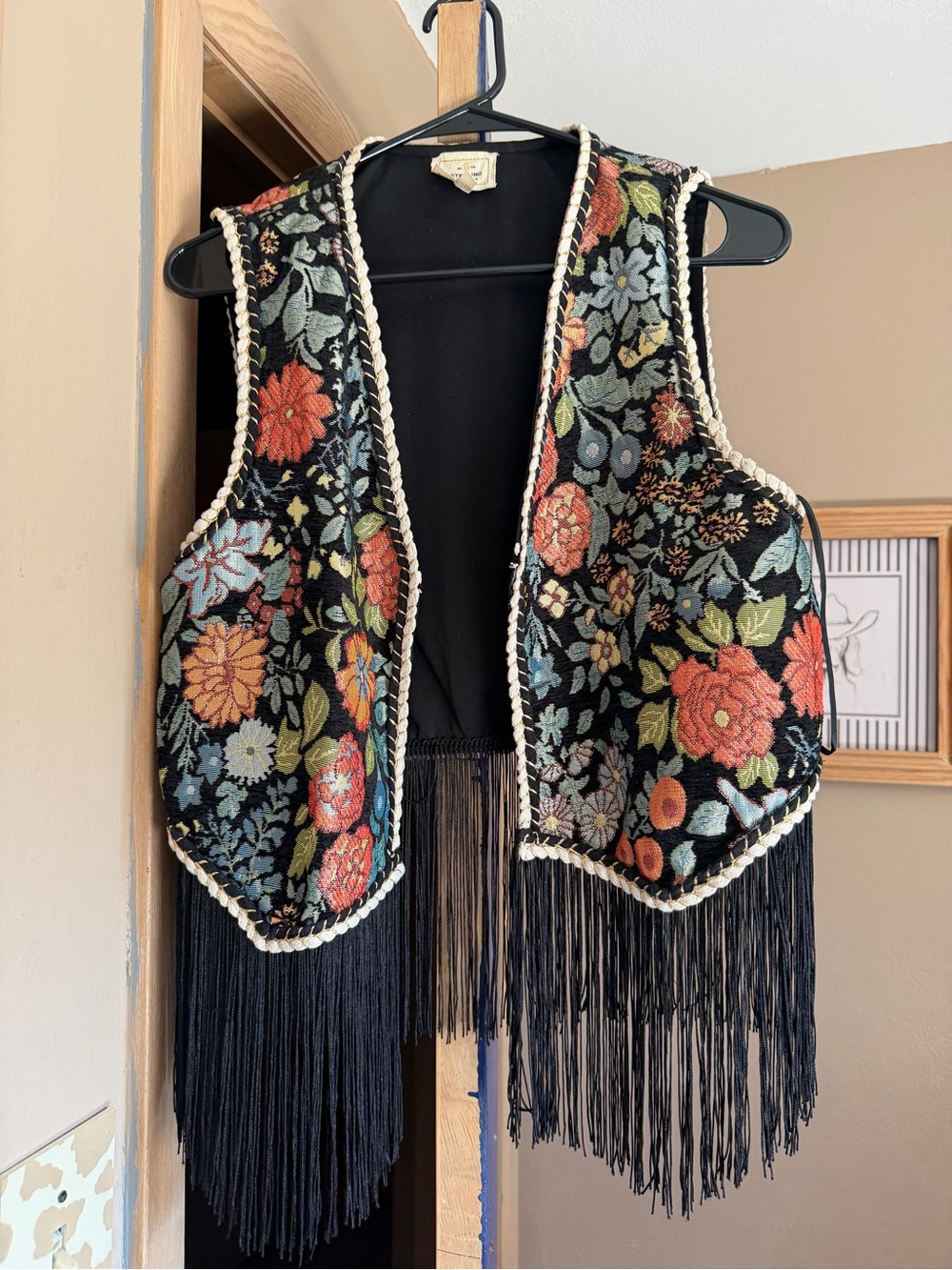 Bohemian Floral Embroidered Fringe Vest - Black